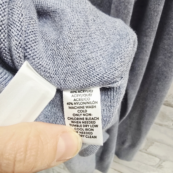 LOFT Sweater - Picture 6 of 6